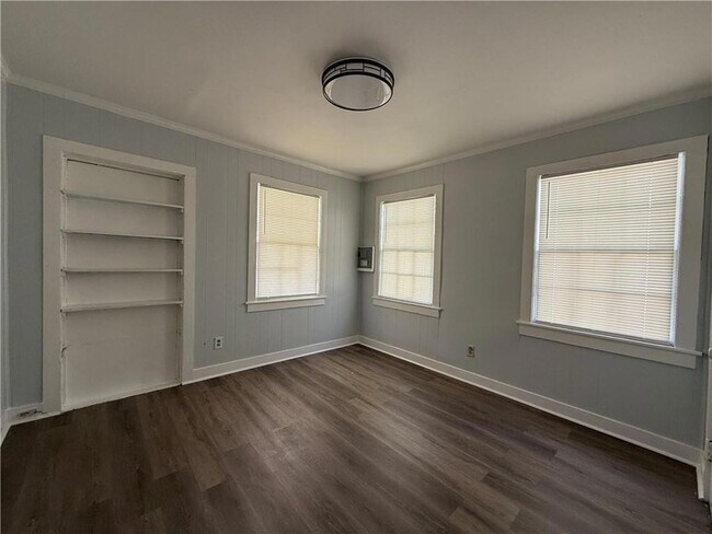 Building Photo - 1206 Alba St