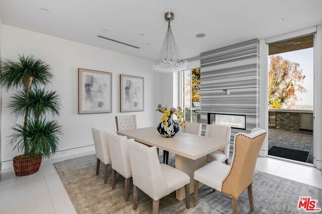 Building Photo - 770 Paseo Miramar