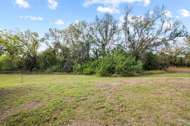 Building Photo - 6110 9th Ave Cir NE