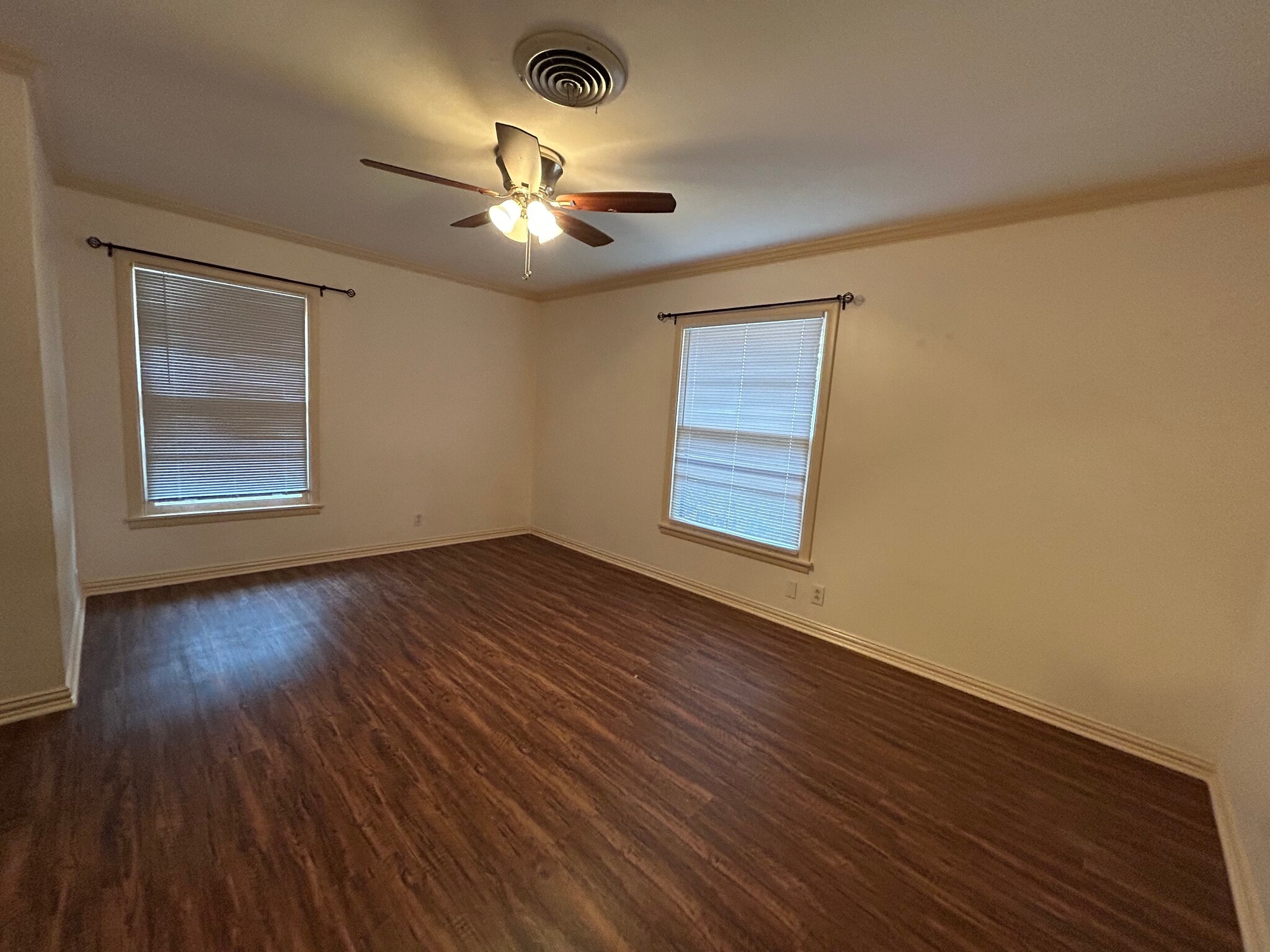 Building Photo - 1503 Tulip Dr