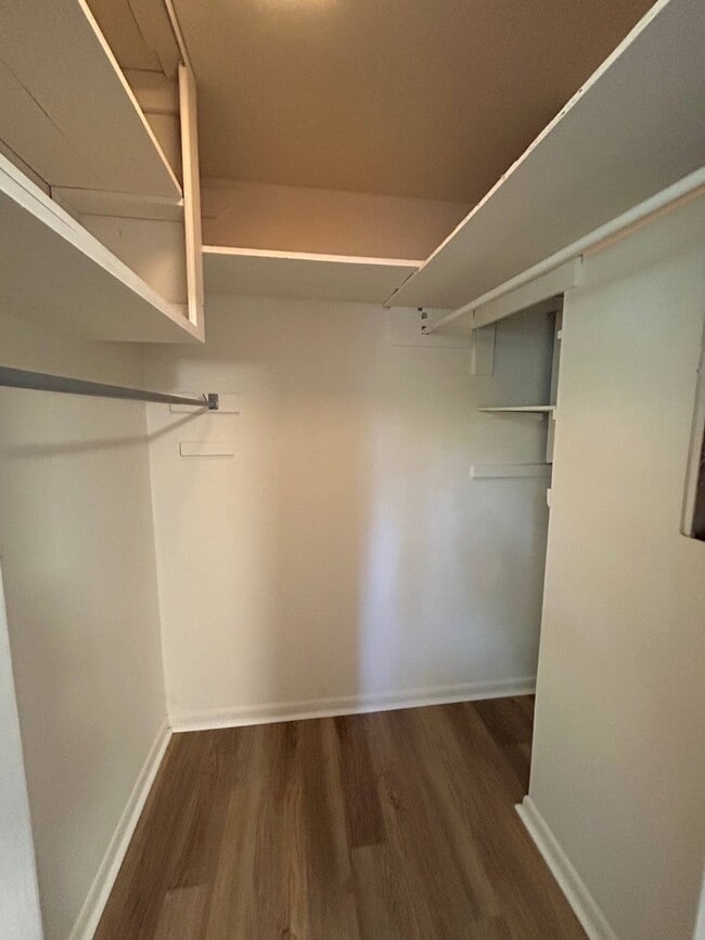 Building Photo - 815 W Main St