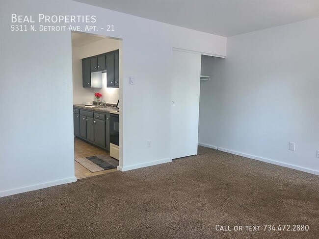 Building Photo - 5311 N Detroit Ave