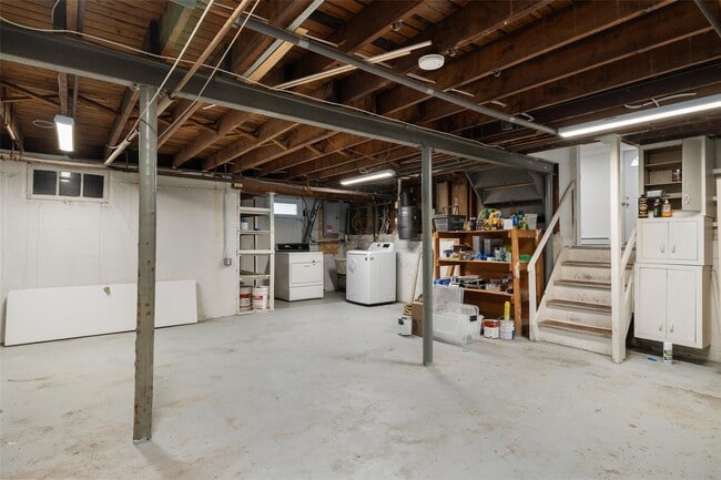 Building Photo - 4100 Meadow Ln