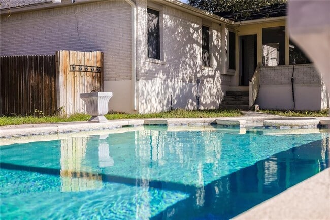 Building Photo - 4103 Natural Bridge Ct