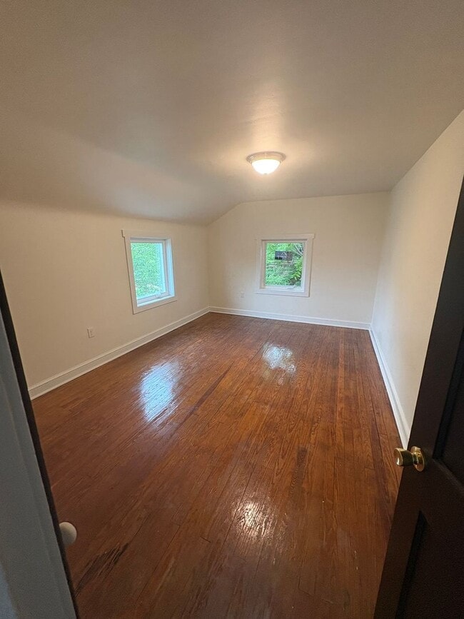 Building Photo - Available Now 2-story. 2 BR w/ Bonus Room