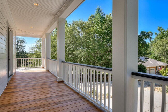 Building Photo - 501 John Fox's Run