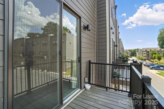 Building Photo - 952 Broad River Ln