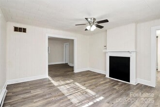 Building Photo - 826 Cantwell St