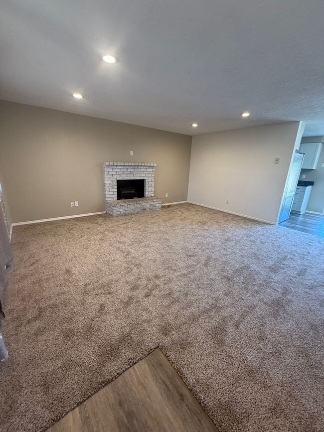 Building Photo - Updated 3+ Bedroom 2 Bath House with Large Fenced In Yard