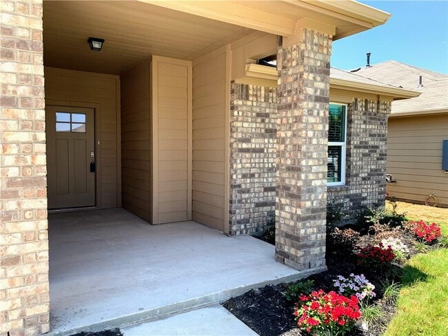 Building Photo - 3323 Brywood Dr