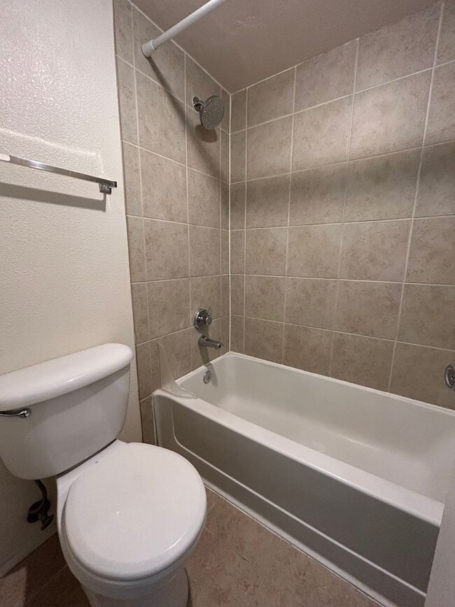 Building Photo - OPEN HOUSE! Casa Club Condominiums / Gorgeous 1 Bedroom Available!