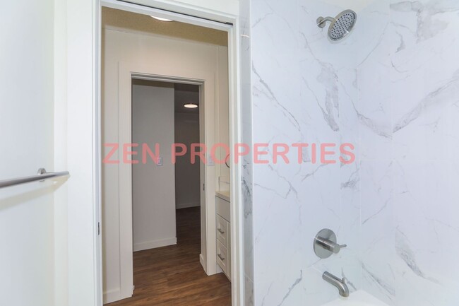 Building Photo - a 2 bedroom, 1.5 bath condo for rent at Ka...