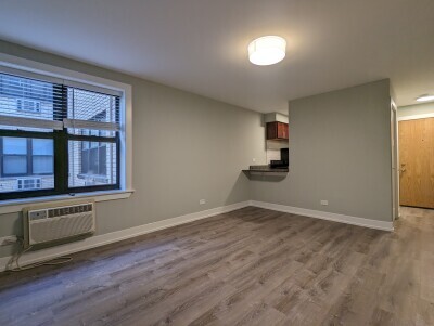 Building Photo - 454 W Barry Ave