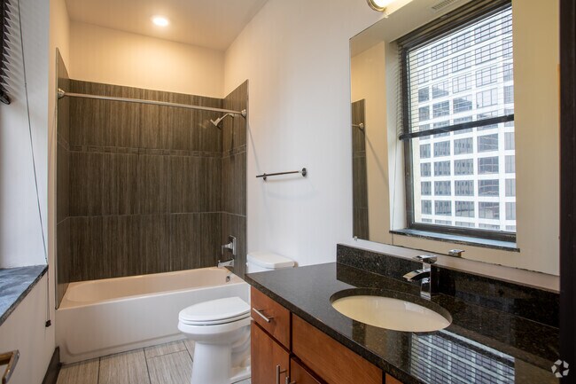 1BR, 1BA - 8th and Main