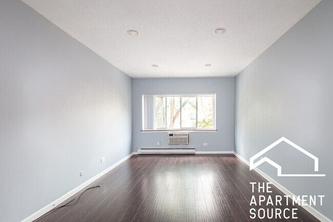 Building Photo - 3825 N Pine Grove Ave