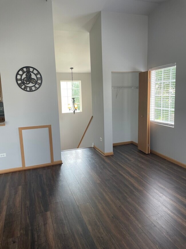 Building Photo - 1723 Silverstone Dr