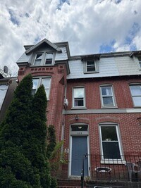 Building Photo - 823 N Jackson St