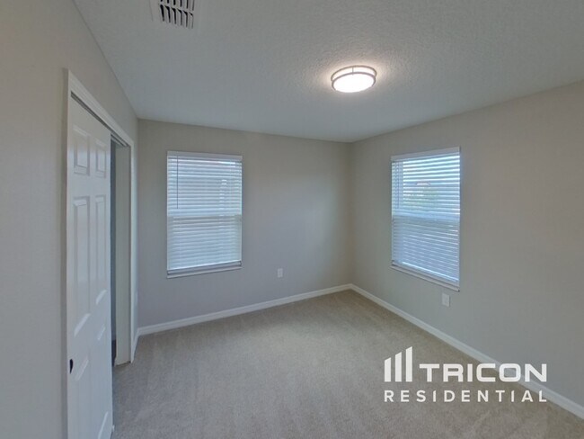 Building Photo - 10710 Southern Forest Dr