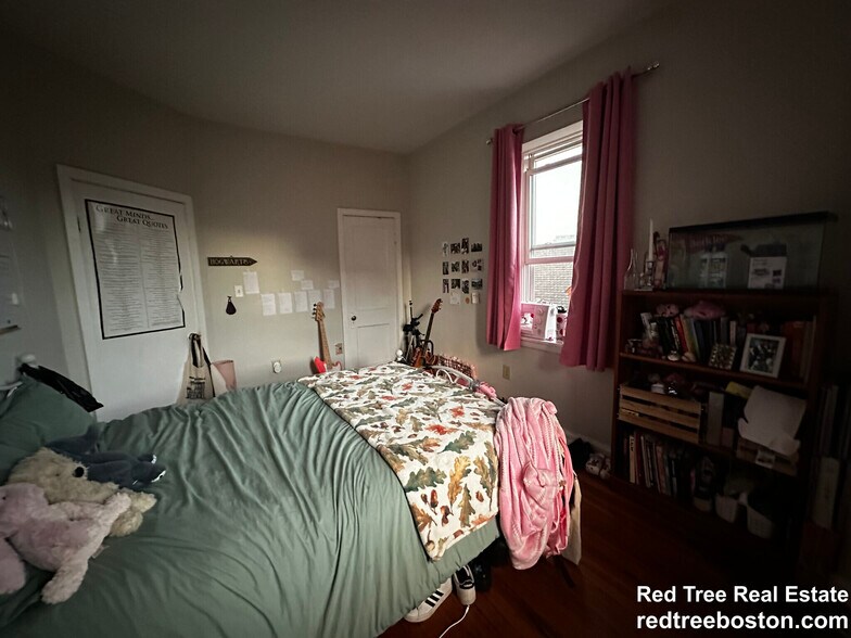 Apt 32 - 39 Hemenway St