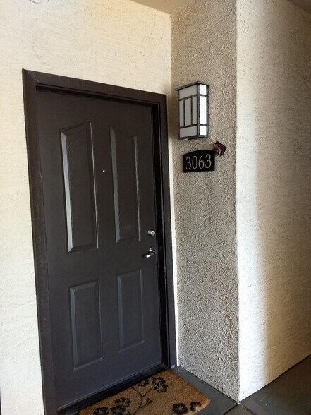 Building Photo - 5302 E Van Buren St