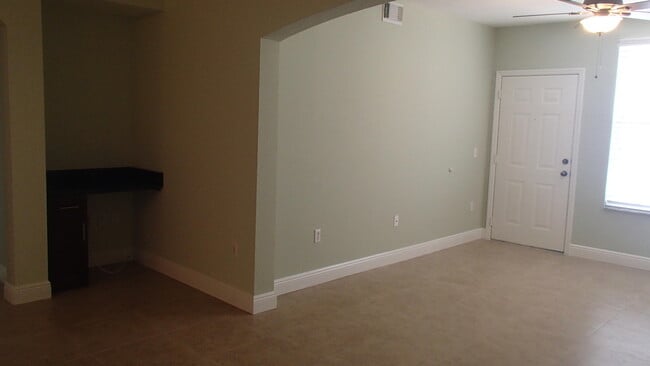 Building Photo - 1708 Belmont Pl