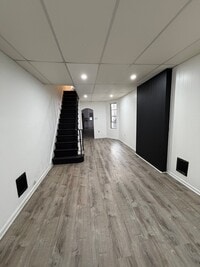 Building Photo - 541 Perry St