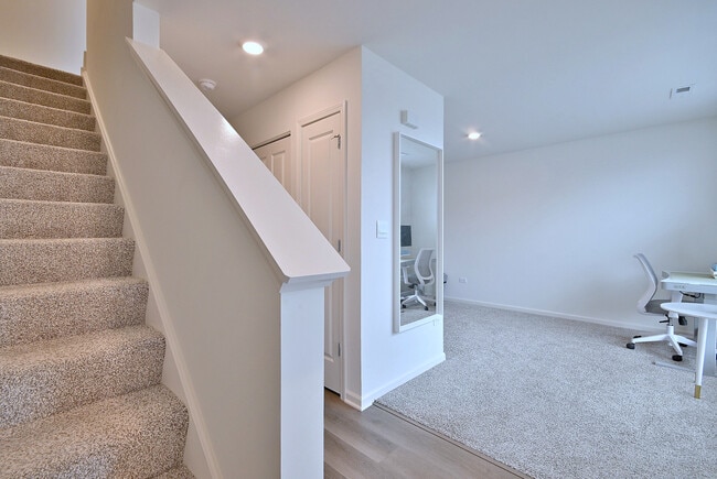 Building Photo - 332 Summit Cir