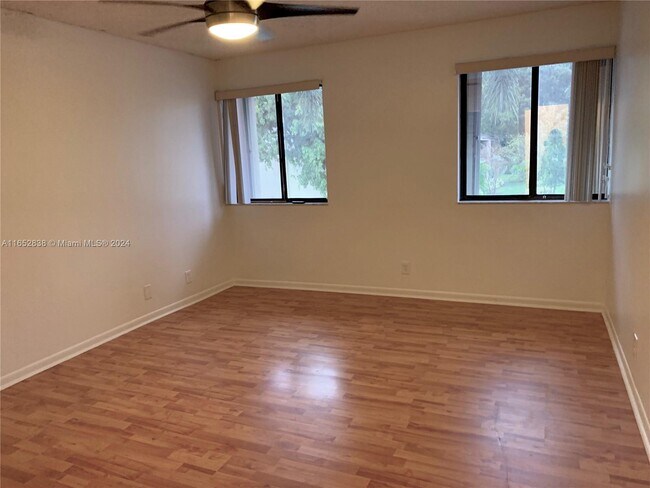 Building Photo - 130 SE 7th St