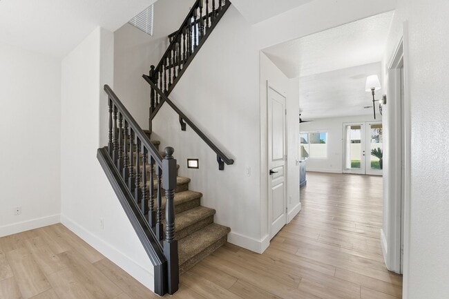 Building Photo - Beautiful 3-bedroom, 2-bathroom residence in the lively city of Mesa, Arizona!