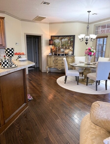 Building Photo - 132 Rue De Montserrat