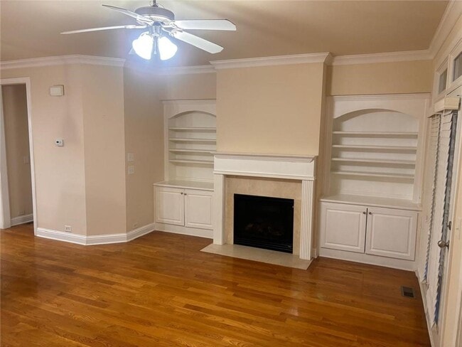 Building Photo - 4846 Lamoyne Ln