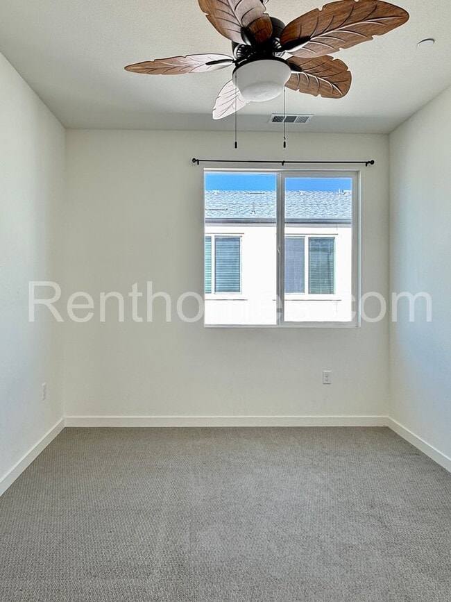 Building Photo - Otay Mesa, 5841 Seacliff Pl #95, LVP Flooring, Quartz Counters, 8 Solar Panels, AC, 2 Car Garage.