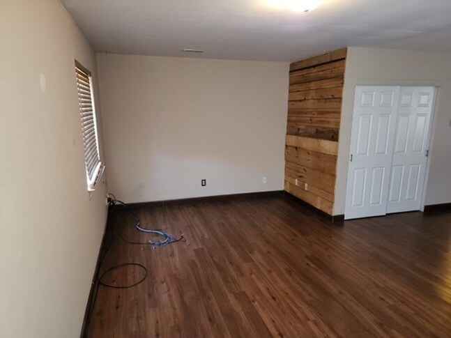 Building Photo - 624 Palisades Dr