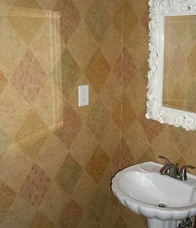 Building Photo - Charming 2BR House in Stonecrest