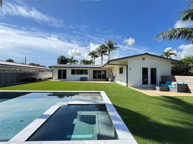 Primary Photo - 1709 SW 5th Pl