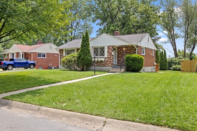 Building Photo - Rare Garage, Fully Fenced, and Steps to Me...
