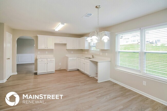 Building Photo - 561 Vaughan Dr