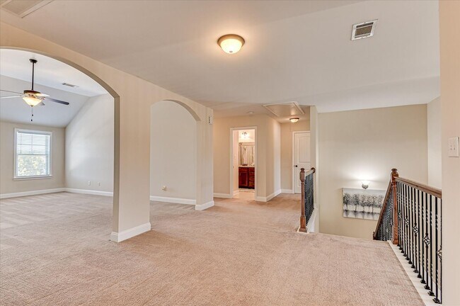 Building Photo - 406 Saterlee Ct