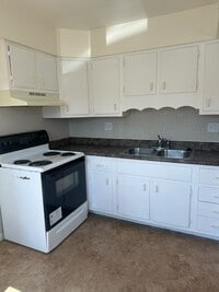Building Photo - 7594 Hazelcrest Dr