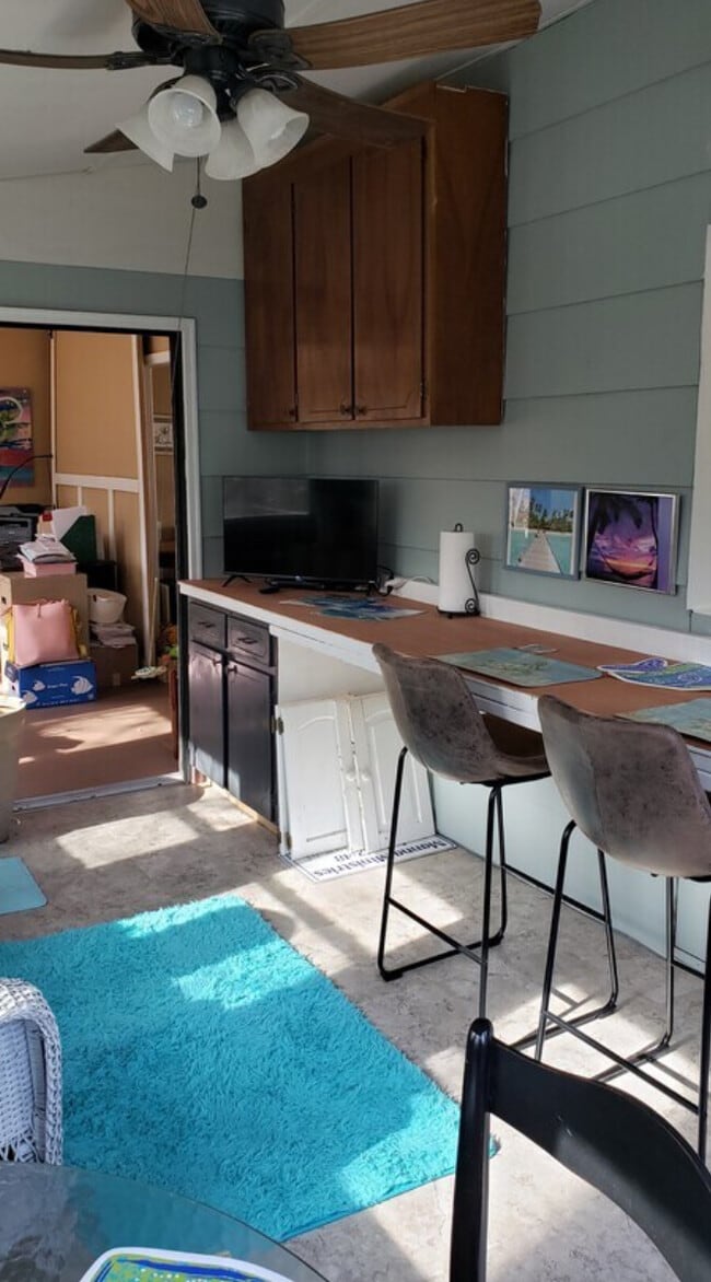 Building Photo - 1222 N Independence Dr