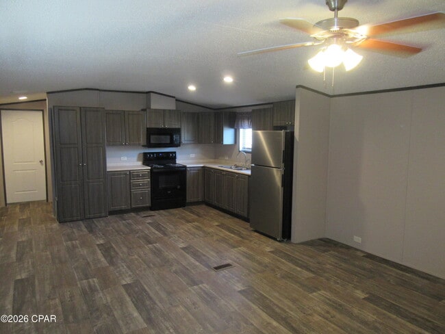 Building Photo - 4905 Alameda St