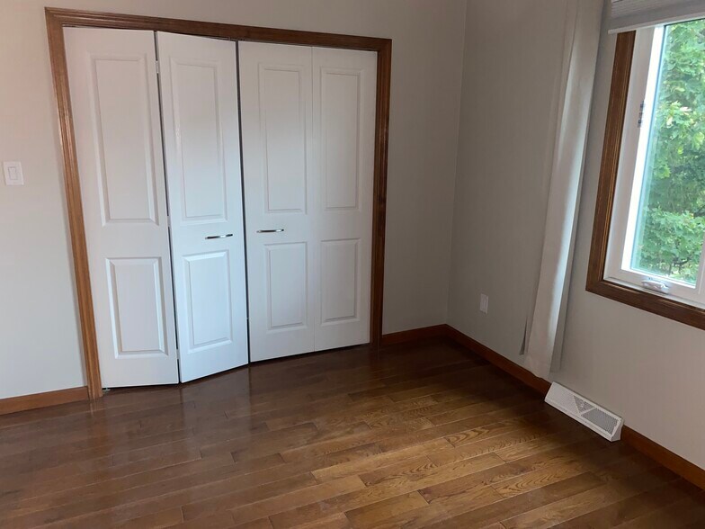 Building Photo - 1585 Stone Mansion Dr