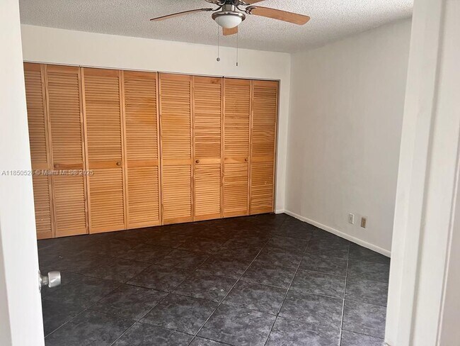 Building Photo - 17 Crossings Cir