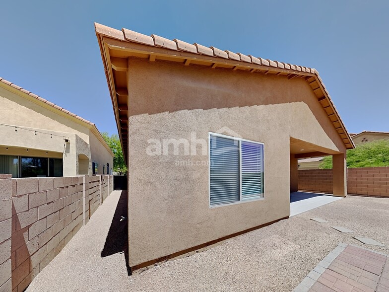 Building Photo - 10483 E Rita Ranch Crossing Cir