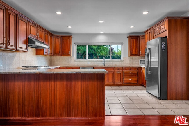 Building Photo - 2925 Dona Susana Dr