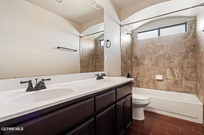 Building Photo - 2047 Dreamlight Pl