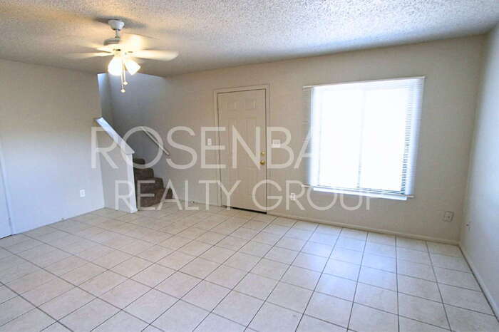 Building Photo - 410 E 9th Ave