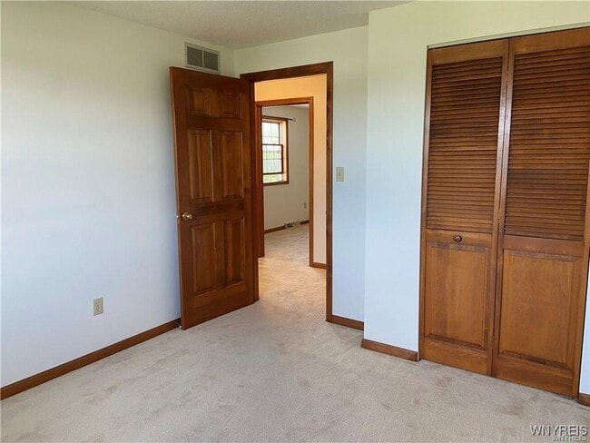 Building Photo - 20 Southwick Dr