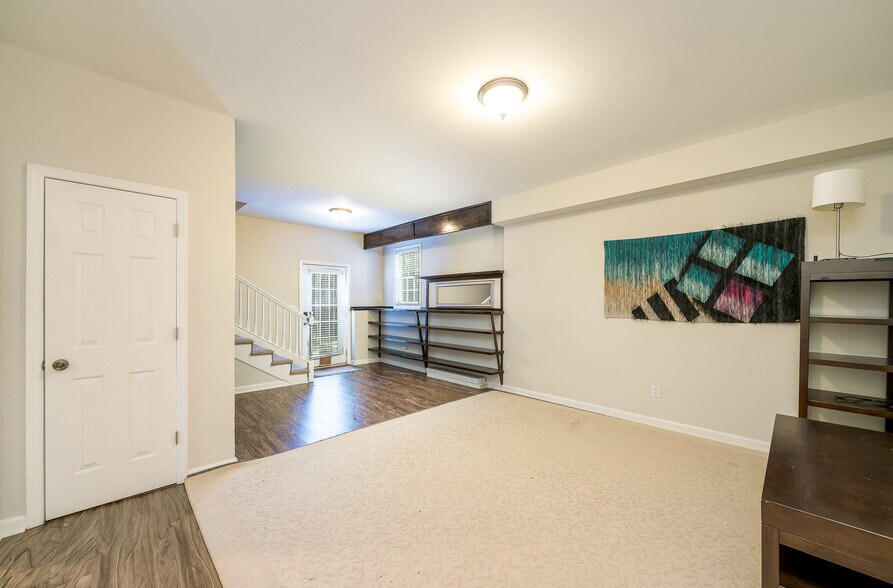 Building Photo - 125 Short St SE