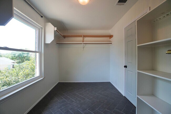 Building Photo - 2440 Madeline Loop